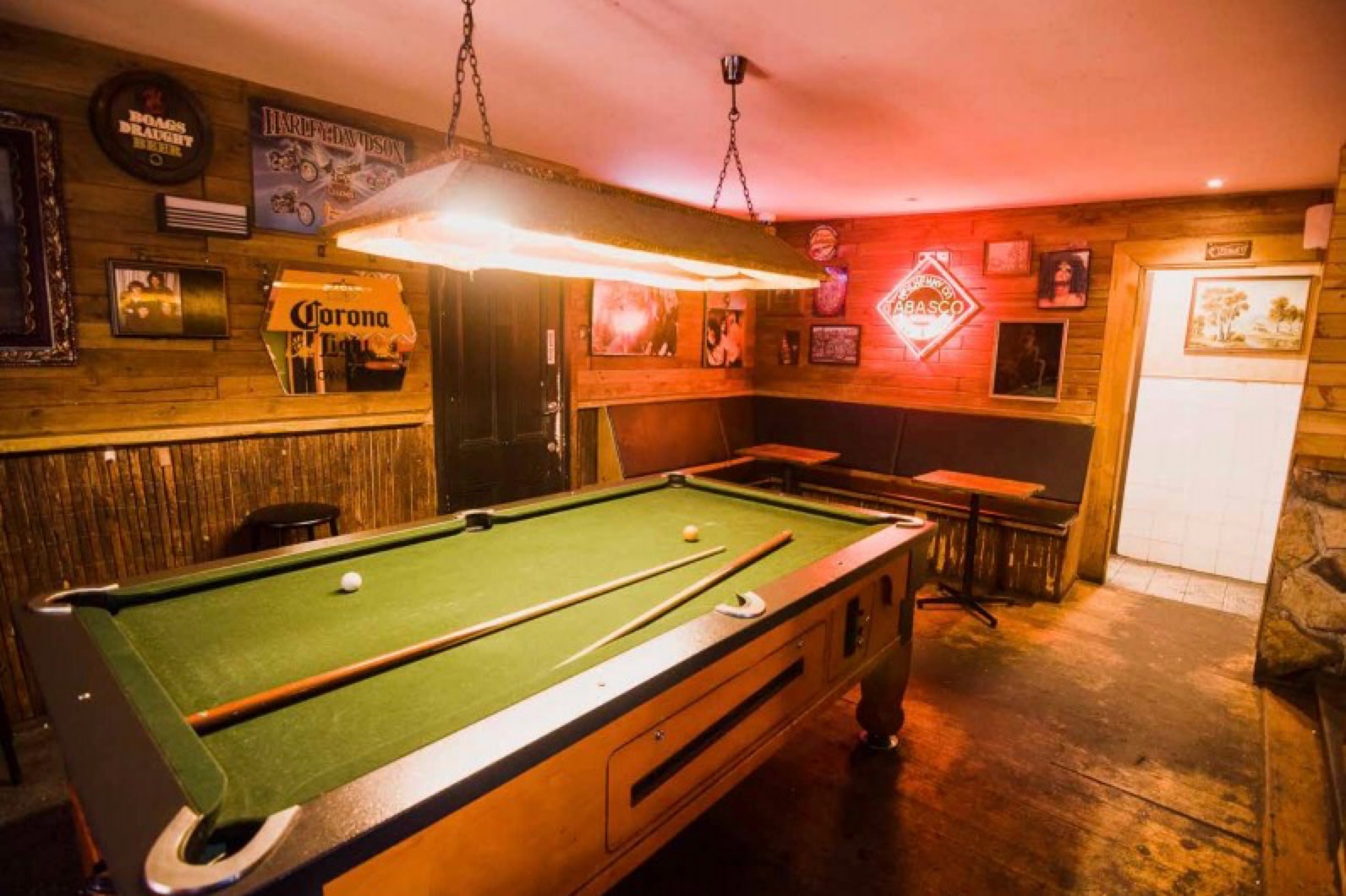 Leonards House Of Love » Venue